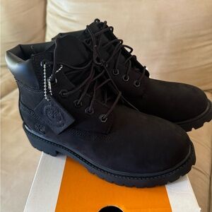 Brand New NEVER WORN Youth Timberland Classic Black Boots Size 3